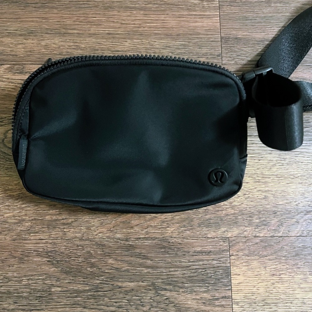 lululemon Black belt bag